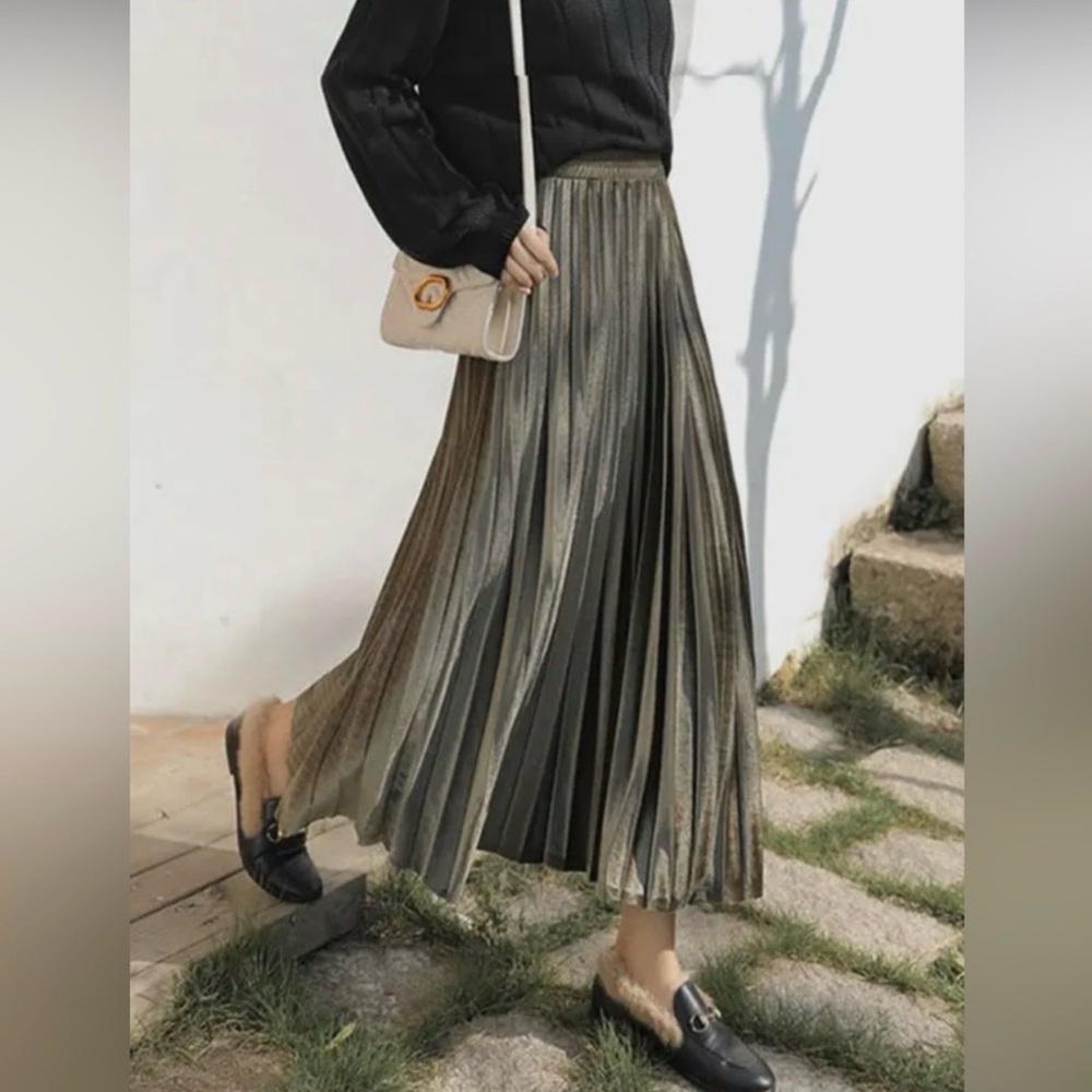 NWT Green High-Waist Pleated A-Line Empire Waist Velvet Skirt Small - Picture 4 of 6